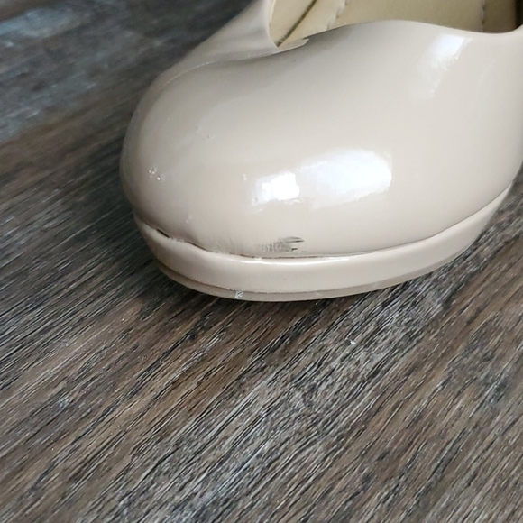 High heels - Picture 2 of 2